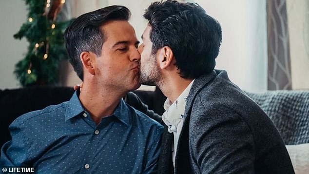  Natal de 2020 terá primeiro filme com história de amor entre homens gays produzido para a televisão