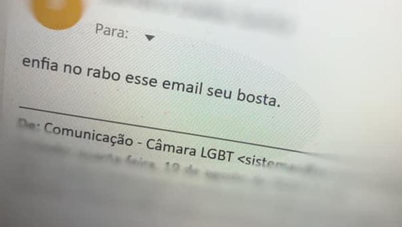  Rádio gaúcha responde sugestão de pauta LGBTQ+ com homofobia explícita: “Enfia no rabo esse email seu bosta”