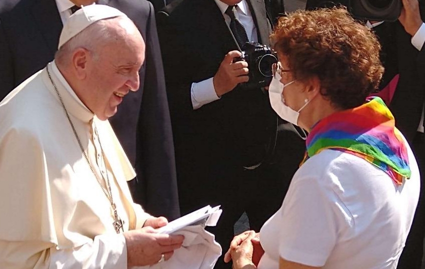  “Ame seus filhos como são”, diz Papa Francisco em reunião com pais de crianças LGBTs