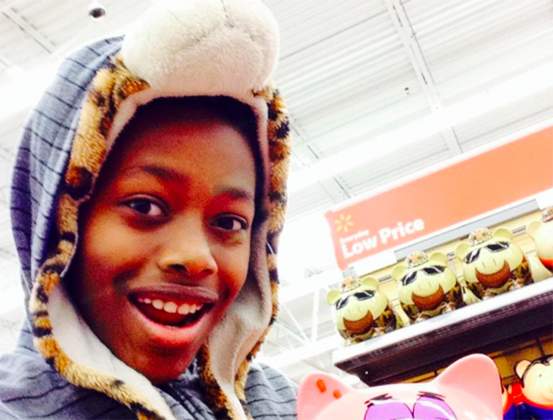 Jovem gay é expulso da escola ao se assumir e direção afirma: “Era o que Jesus queria”