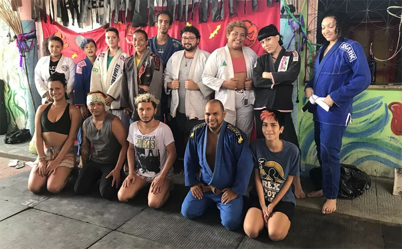 Em Fortaleza, professor de jiu-jitsu dá aulas gratuitas de defesa pessoal para pessoas trans