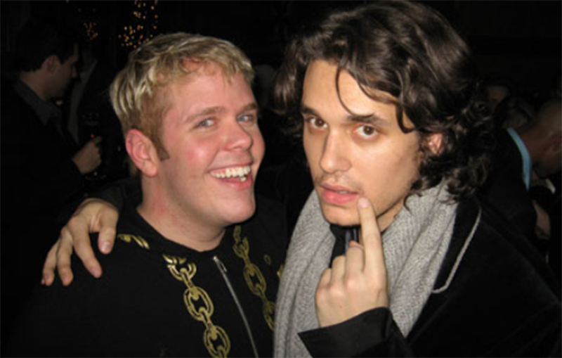 Perez Hilton revela que já ficou com John Mayer e diz que cantor sente tesão pelo ator pornô gay Brent Corrigan
