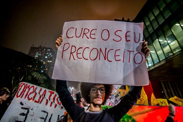 Clínica de hipnose no DF que promete “cura gay” em até seis meses diz que tudo não passou de “mal-entendido”