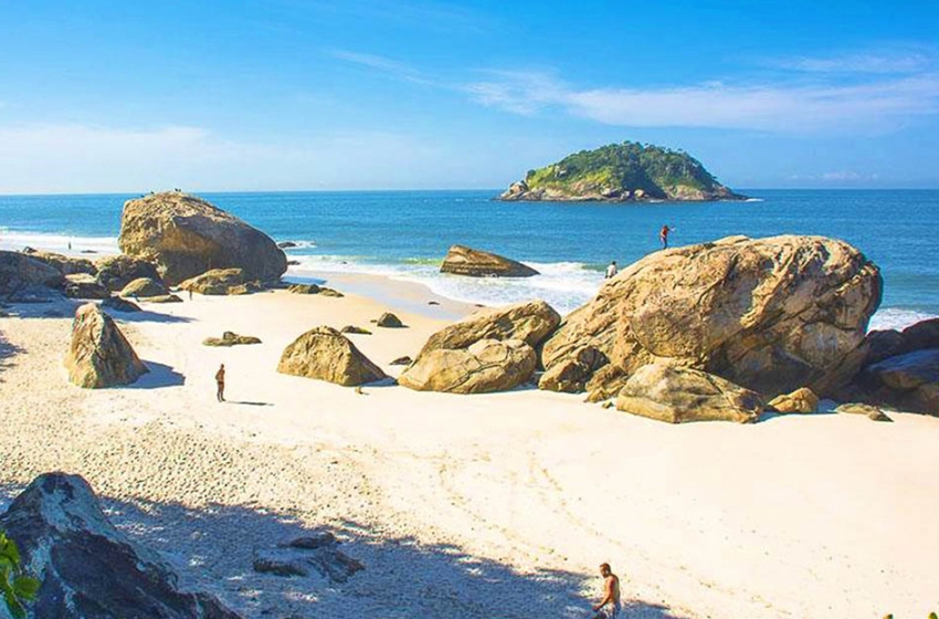  Abricó: Única praia de nudismo do Rio reabre com uso obrigatório de máscaras