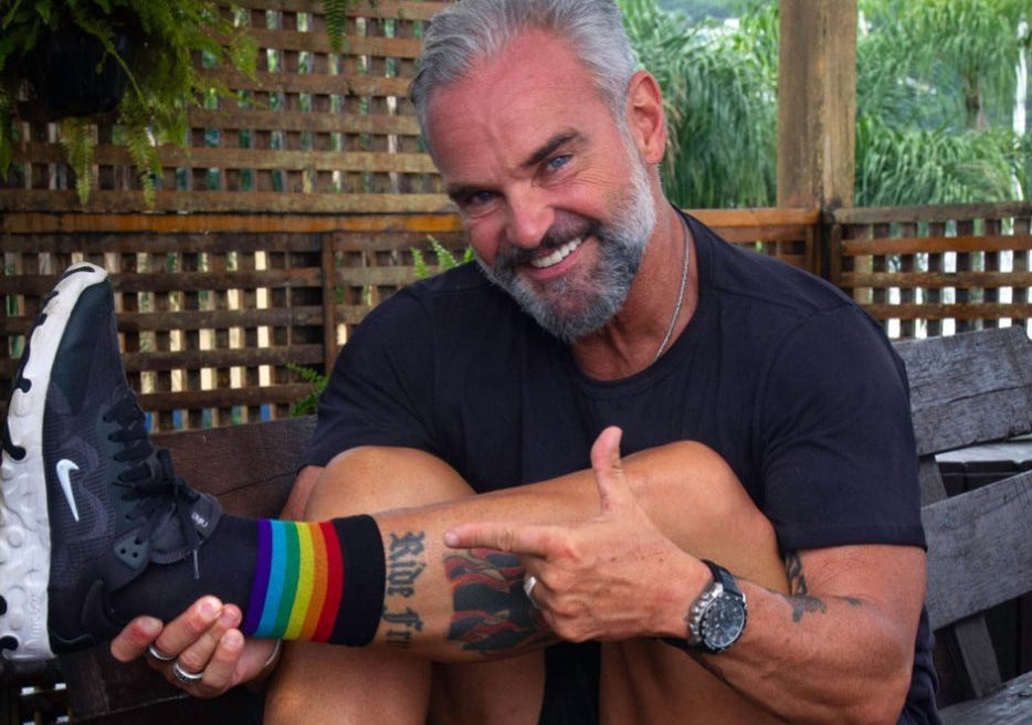 Mateus Carrieri mostra apoio à causa LGBTQ+ e revela que filhas de 14 e 13 anos são bissexuais: “Maior orgulho”