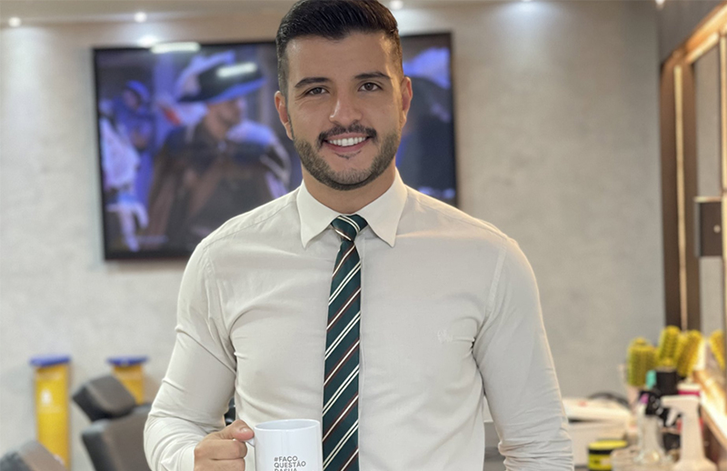 Gay assumido, Matheus Ribeiro se desculpa por minimizar homofobia de Rodolffo: “Fiz um comentário infeliz”