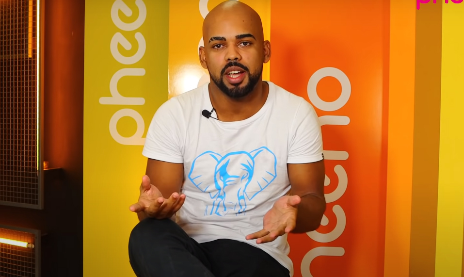 Diarista gay denuncia assédio: “Pedem para eu fazer faxina de jockstrap. É constrangedor”