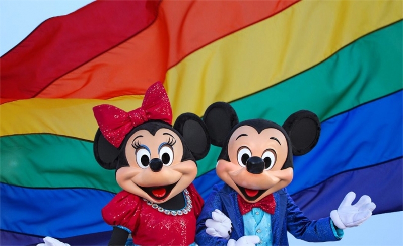  Disney permitirá que funcionários dos parques usem roupas de acordo com o seu gênero