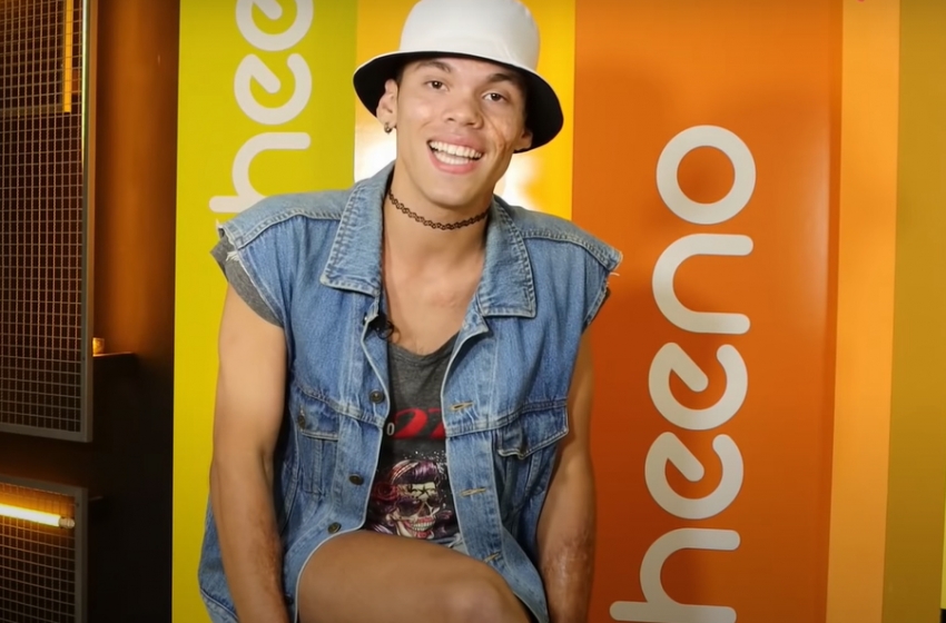  Pheeno TV: Carioca assume ser ativo afeminado no Grindr: “Coloco muito heteronormativo no chinelo”