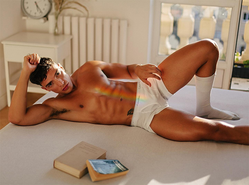 Astro de série da Disney abre conta no OnlyFans voltada para o público gay