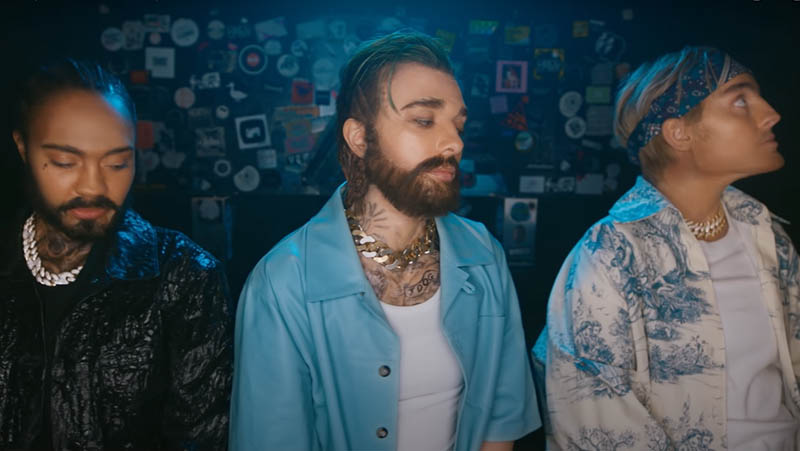 Meninas do Little Mix viram drag kings com direito a cena de manjada em mictório no vídeo do single “Confetti”