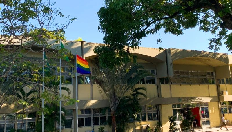  Governo do Ceará colocará bandeiras do arco-íris na frente de diversos equipamentos públicos