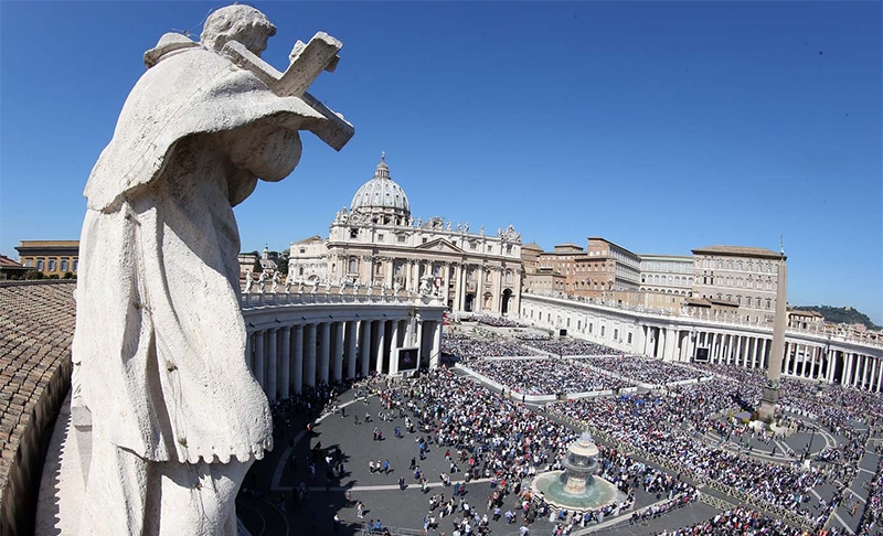  Vaticano se opõe a projeto de lei anti-homofobia na Itália alegando violação da “liberdade de pensamento”