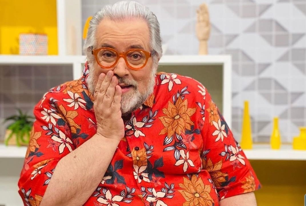 Leão Lobo revela que já fez sexo grupal com três rapazes na rua: “Dei um trato nos meninos”