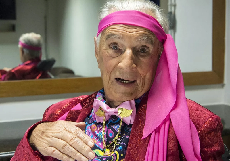  Morre o ator Orlando Drummond, o ‘Seu Peru’ da ‘Escolinha do Professor Raimundo’, aos 101 anos