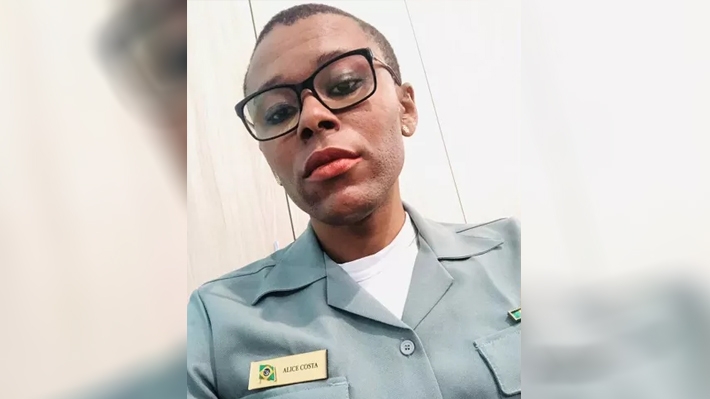  Juiz pede explicações após Marinha afastar militar trans autorizada a usar uniforme e corte de cabelo femininos