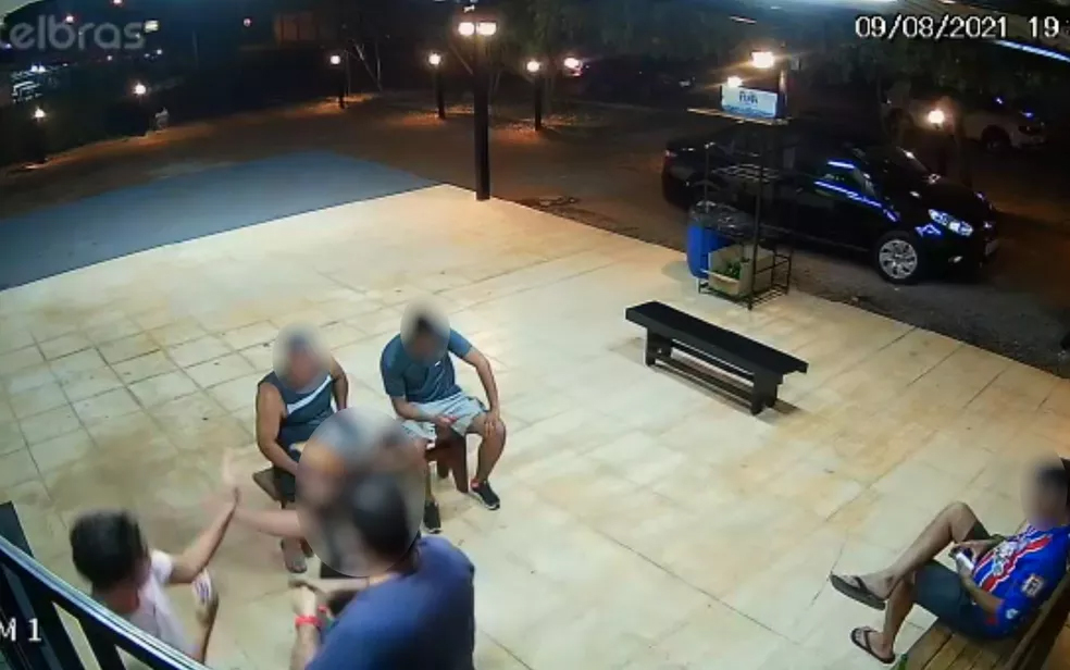 Estudante de medicina é agredido e ameaçado de morte por policial por ser gay: “Não sei como saí vivo”