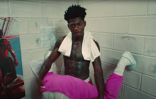 Lil Nas X manda recado animado para agradecer fãs brasileiros: “Coma minha bunda, povo do Brasil”