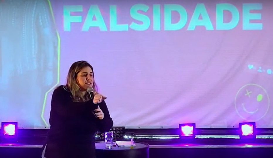 “Fui infeliz nas palavras”, diz pastora após discurso racista e LGBTfóbico durante pregação