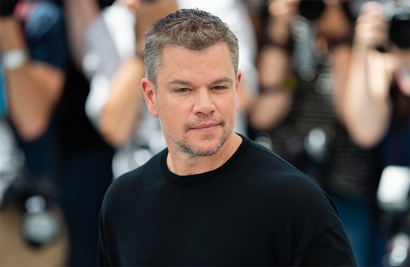  Matt Damon diz que parou de usar gíria homofóbica após bronca da filha: “Me deu uma lição”
