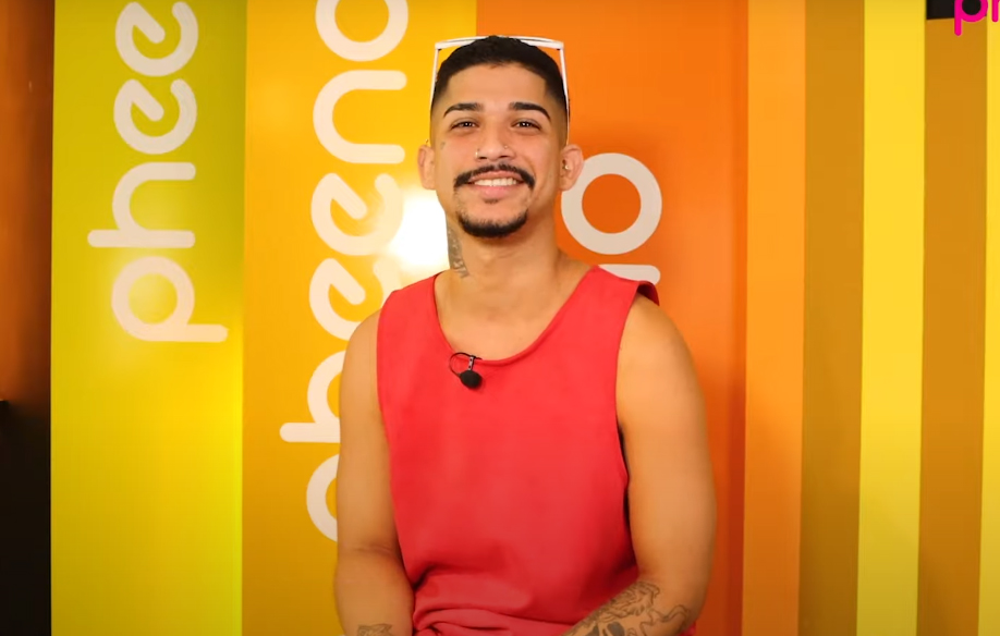 Cantor já fez faxina para investir na música e conta: “Perdi trabalho por recusar propostas sexuais”