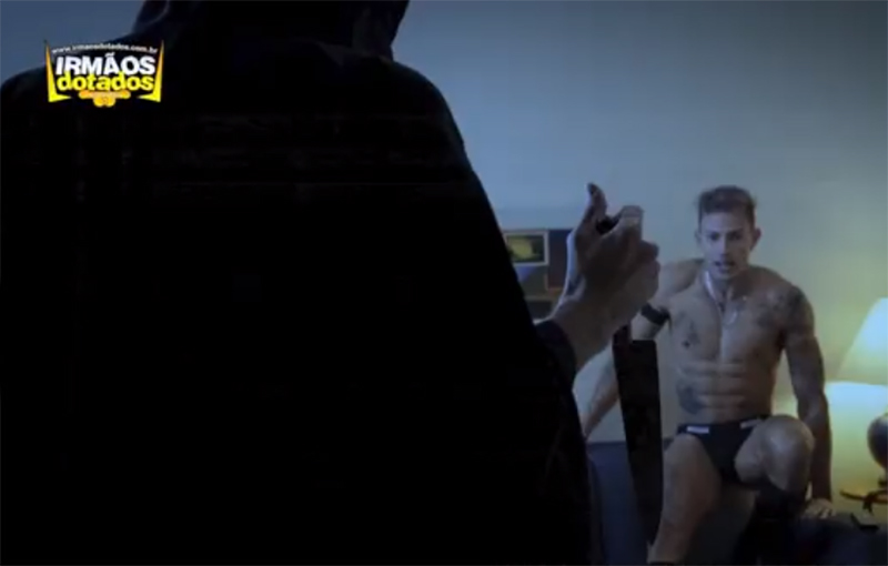 Produtora pornô gay entra no clima de Halloween e lança paródia “Todo Mundo em PaniCu”