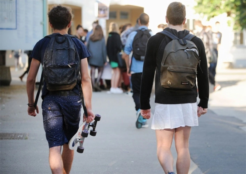 “Geralmente é um cara sem futuro nenhum”, diz Bolsonaro sobre estudantes que usam saia em escola