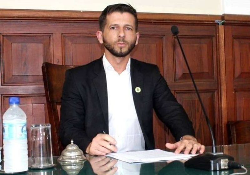  SP: Câmara de São Carlos aprova lei que garante participação de casais gays em programas habitacionais