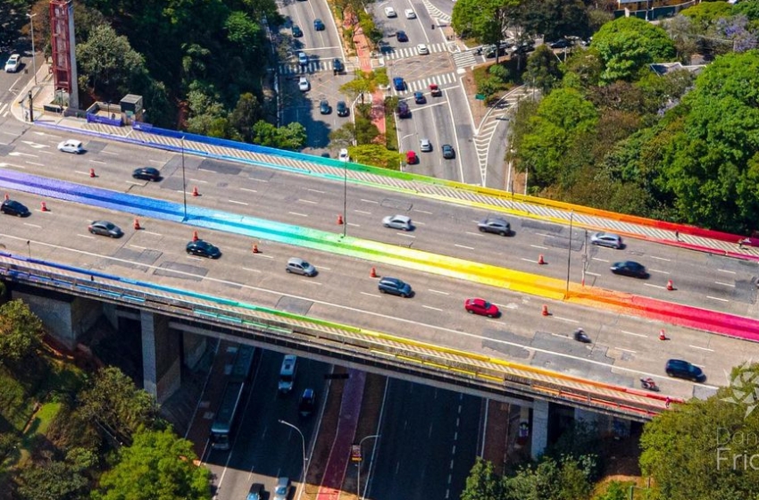  Viaduto Sumaré, em São Paulo, ganha as cores do arco-íris