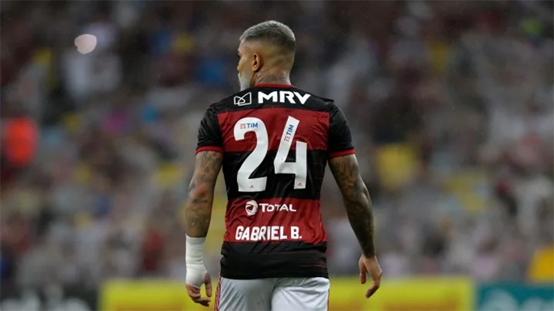  Flamengo é denunciado à Justiça por homofobia ao não usar camisa com o número 24