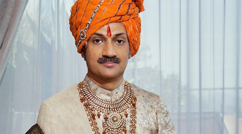  Príncipe gay da Índia detalha torturas que sofreu na terapia de conversão: “Tratamentos com eletrochoque”