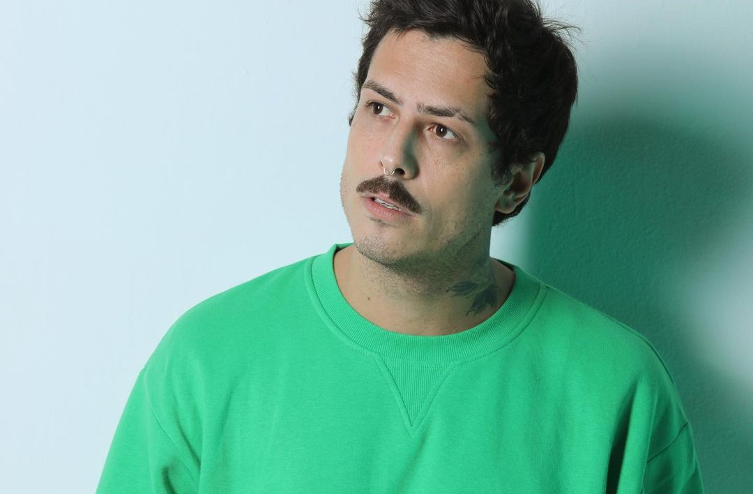 Cantor Rodrigão lança seu novo single, a dançante “Calma Aê Mozão”