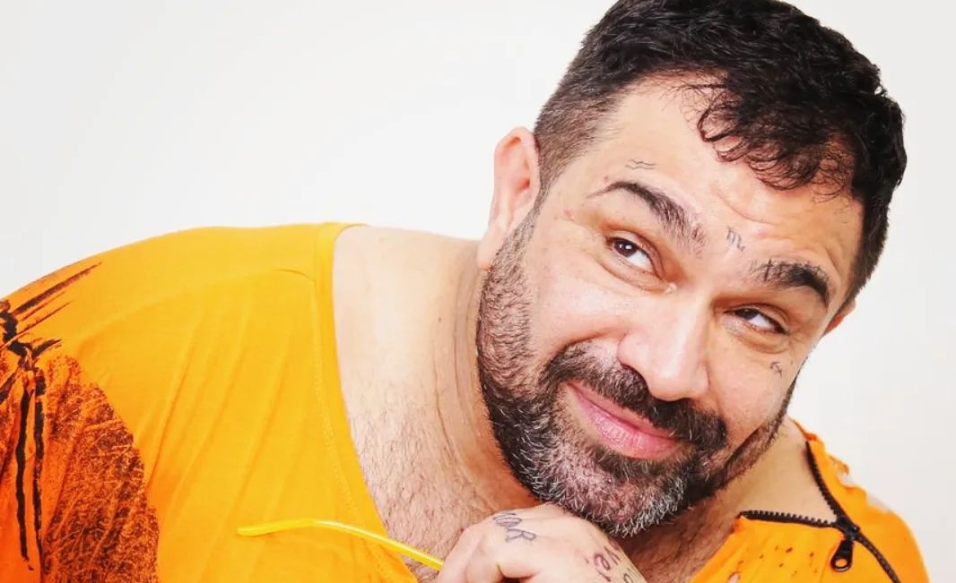 Gay assumido, Evandro Santo declara voto em Jair Bolsonaro: “Agora eu apoio Bolsonaro”