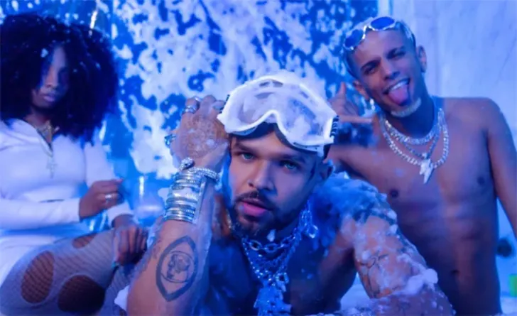 Artista LGBTQIA+ repensa trap com olhar pop nordestino em single sobre festas undergrounds maranhenses