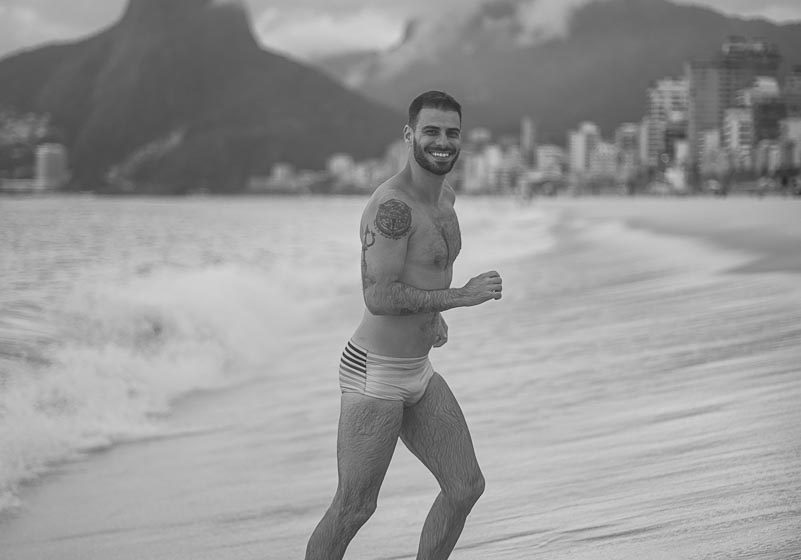  Lucas Malvacini posa nu para o site Foto de Homem; ator e modelo foi clicado por Eberson Theodoro no Rio