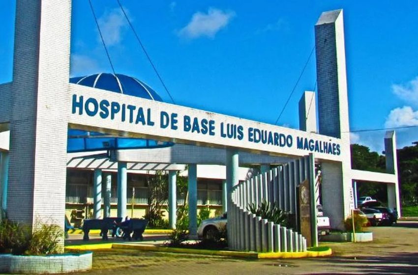  Mulher trans invade hospital com corpo em chamas após ser atacada por homem na Bahia