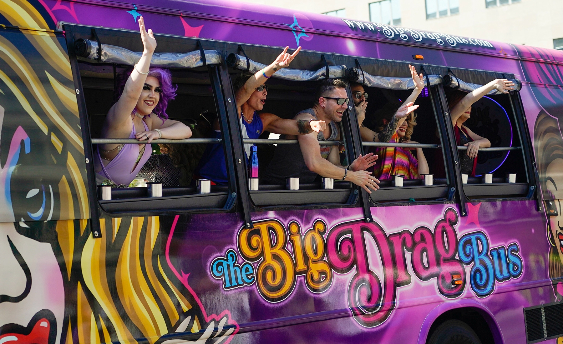 Tennessee se torna o primeiro estado dos EUA a proibir apresentações de drag queens em público