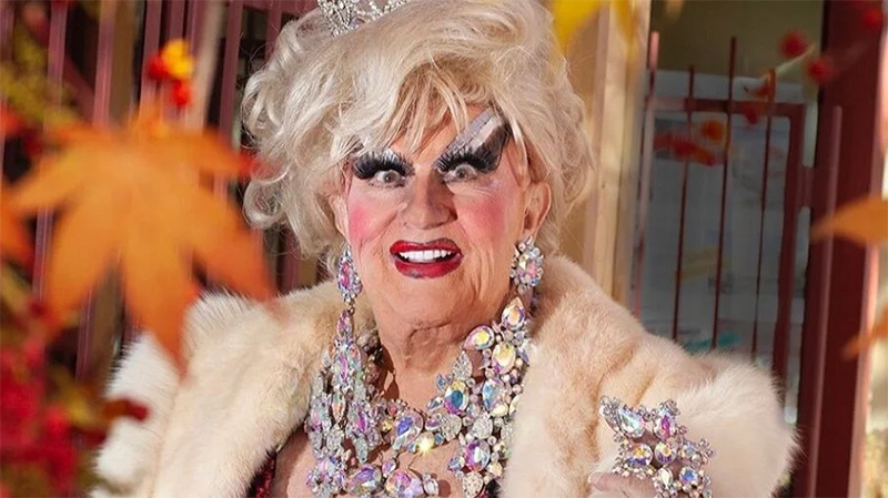 Darcelle XV, detentora do recorde mundial de drag mais velha em atividade no mundo, morre aos 92 anos
