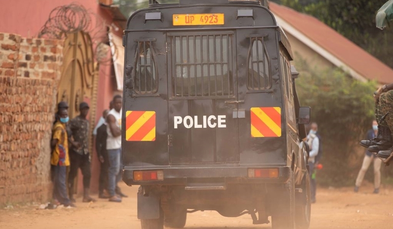  Uganda detém seis jovens por suposto vídeo viral de sexo gay: “A prisão é o lugar seguro”