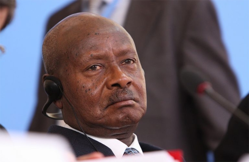  Presidente ugandês pede a África que salve mundo da “degeneração” da homossexualidade