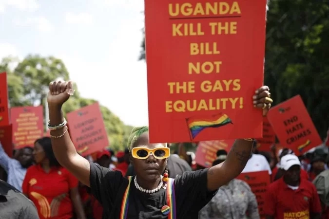  Sancionada lei com pena de morte para LGBTs na Uganda