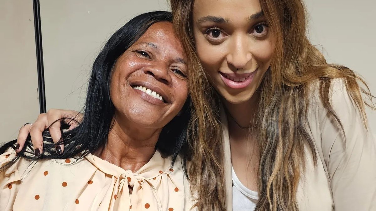 Sucesso, Irmã Mônica figura entre parlamentares: “ninguém toca na minha LGBT”