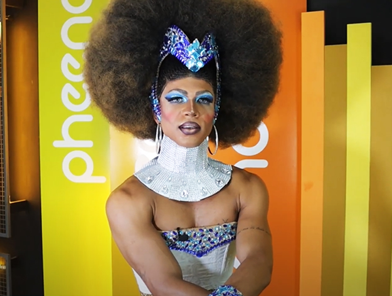 Queen mineira expõe racismo entre artistas drags: “Falam que perderam a escova no meu cabelo afro”