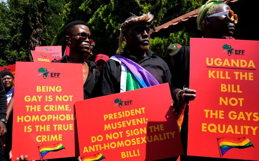  Uganda aprova nova versão de projeto de lei anti-LGBTQ+ que prevê prisão e pena de morte