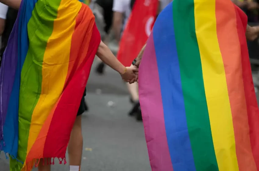  Crianças LGBT sem apoio da família tornam-se adultos infelizes, diz estudo