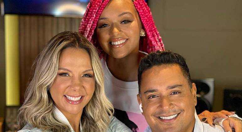 Filha de Carla Perez e Xanddy apresenta namorada à família evangélica