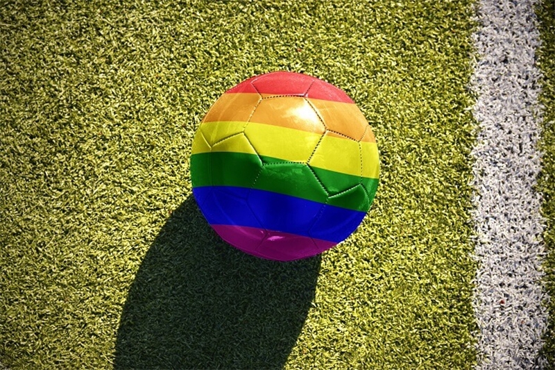  Pesquisa feita anonimamente com jogadores brasileiros mostra que 1% se declara gay ou bi