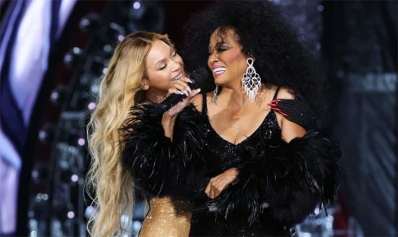  Beyoncé ganha parabéns de Diana Ross em show da Renaissance: “Não haveria eu sem você”