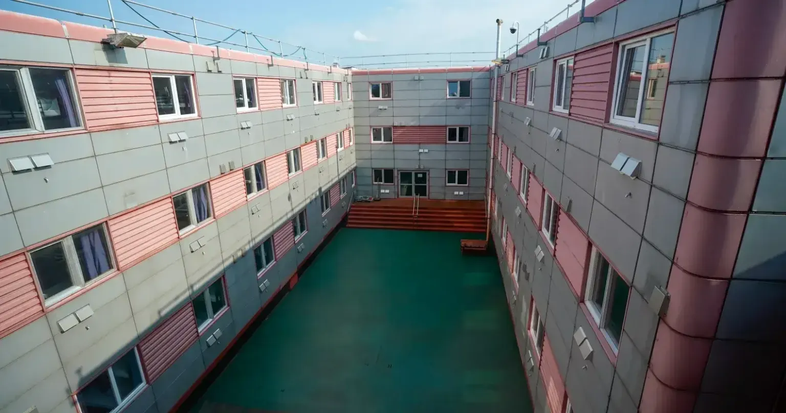 LGBTs que solicitam asilo estão sendo transferidos para a ‘prisão flutuante’ em Estocolmo