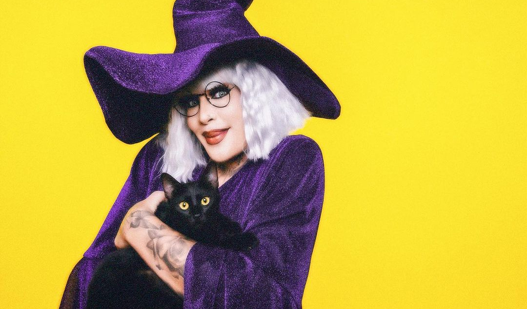 Gloria Groove abre era Futuro Fluxo revelando capa e data de estreia do single “Bruxaria 3000”